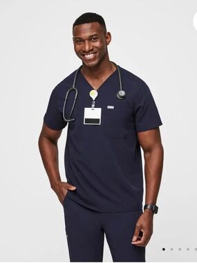Figs Three Pocket Scrub Top